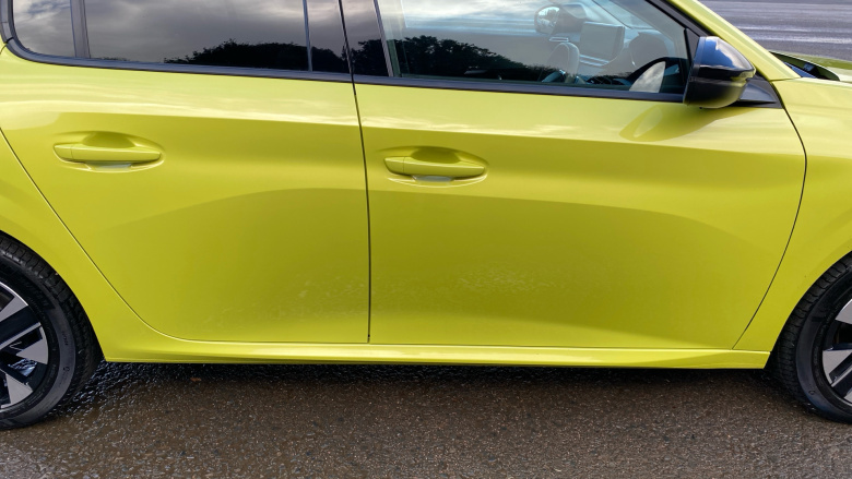 Peugeot 208 1.2 Hybrid 100 Allure 5dr e-DSC6 Petrol Hatchback